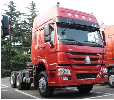 Howo 76 tracteur à Tema