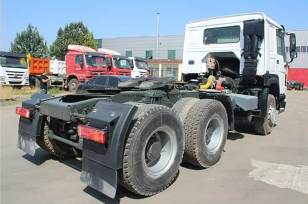Truck Howo 6x4 420HP Tracteur