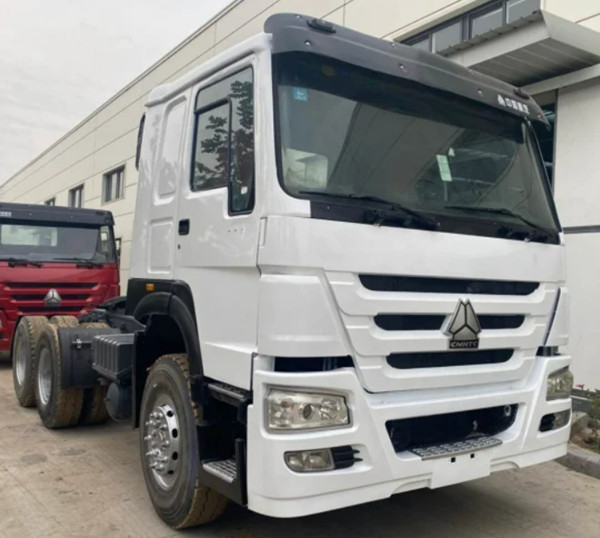 Camion de tête de tracteur Sinotruk Howo 6x4